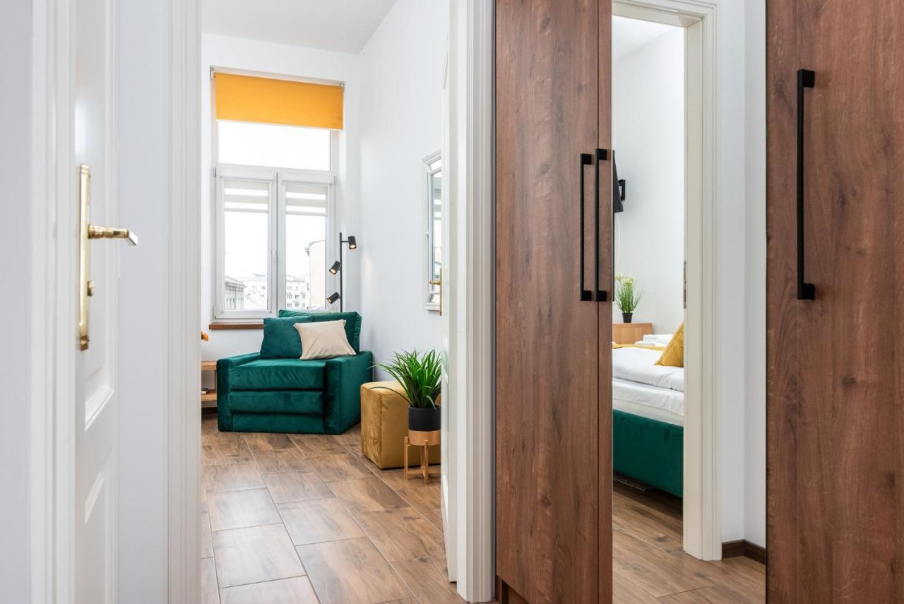 Premium Splendid Old Town Suites - By Upstairs Красков Екстериор снимка